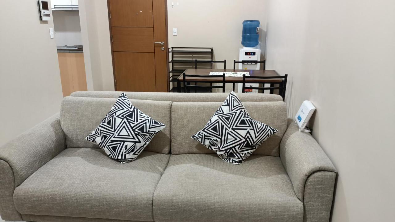 Hilander's Condotel Near Terminal 3 Airport * Manila