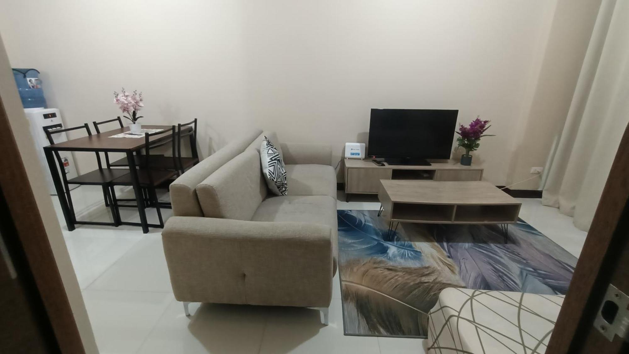 Hilander's Condotel Near Terminal 3 Airport Apartment *