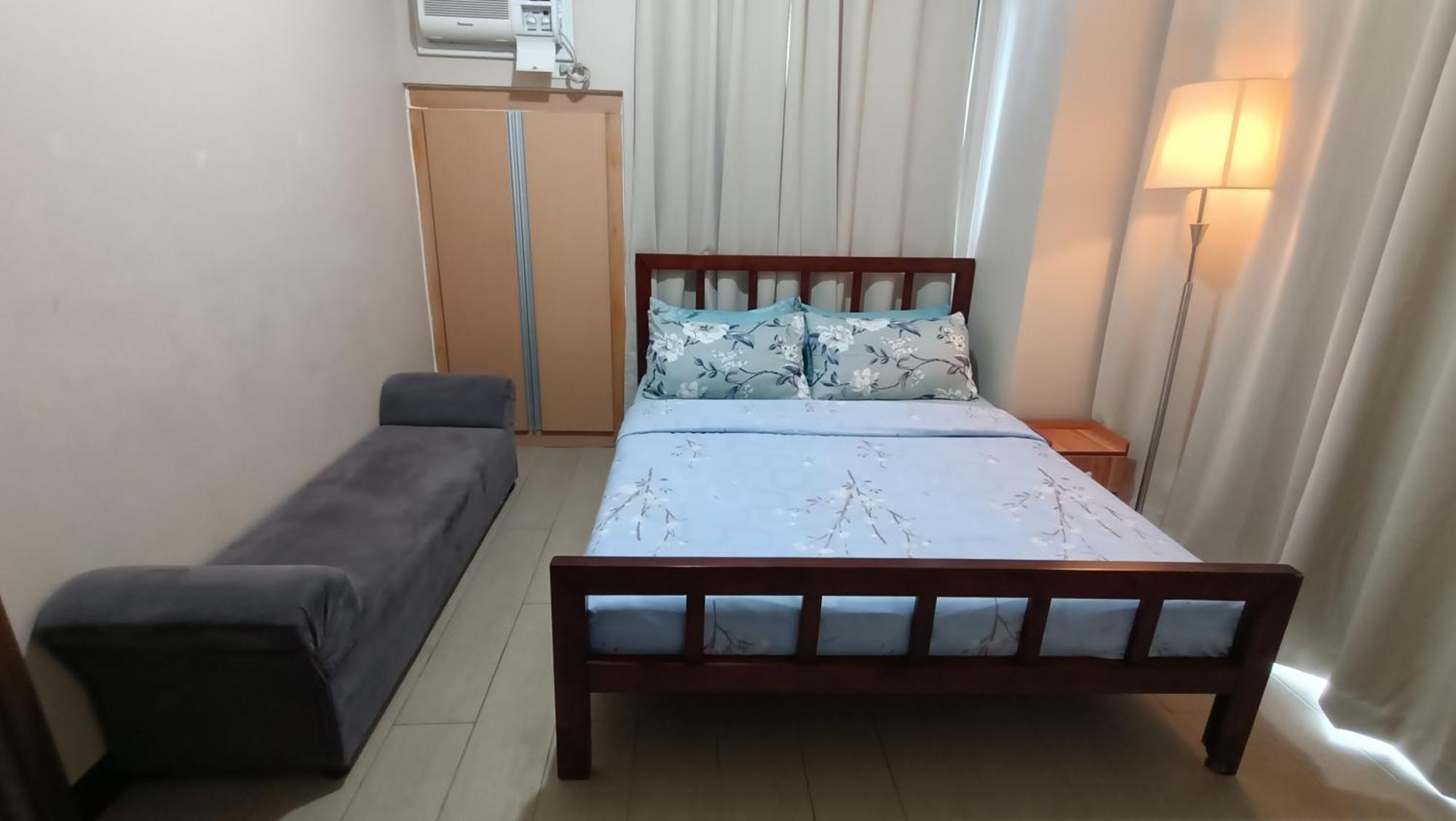 Hilander's Condotel Near Terminal 3 Airport Manila