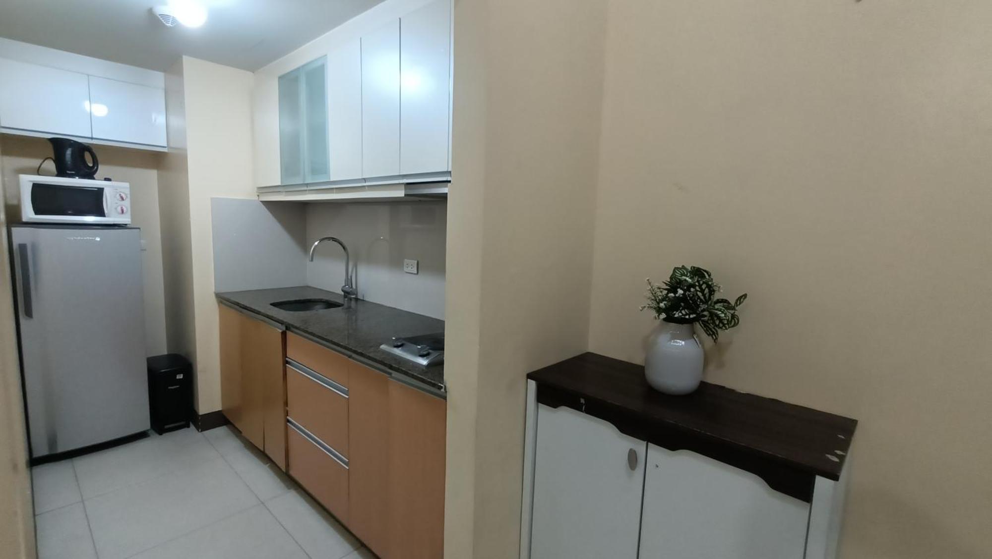 Hilander's Condotel Near Terminal 3 Airport *